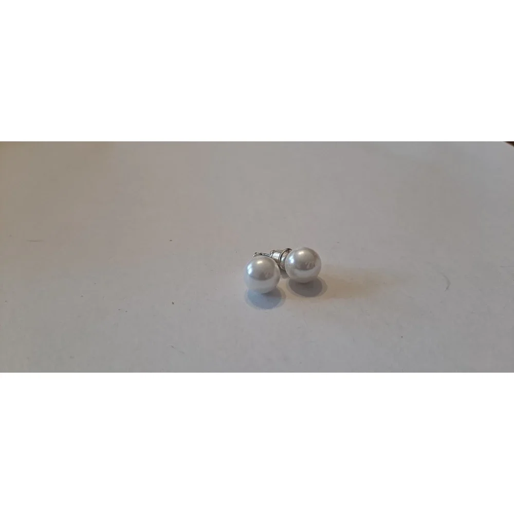Faux Pearl Stud Earrings‎